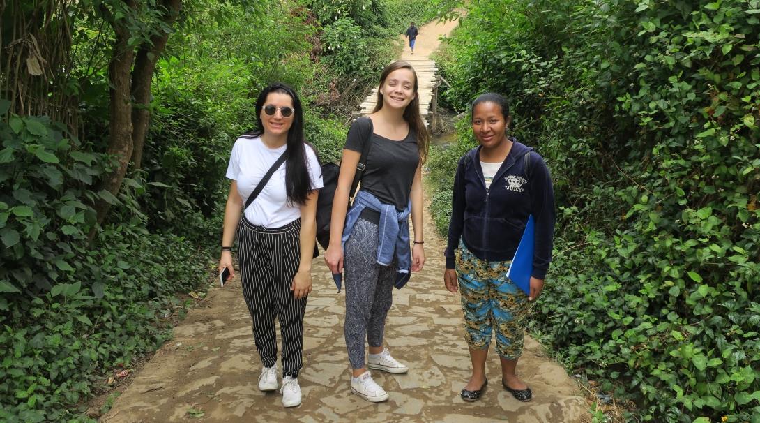 High school students prepare for their rainforest conservation work in Madagascar Projects Abroad volunteers prepare for their conservation work in Madagascar on our placement for high school students